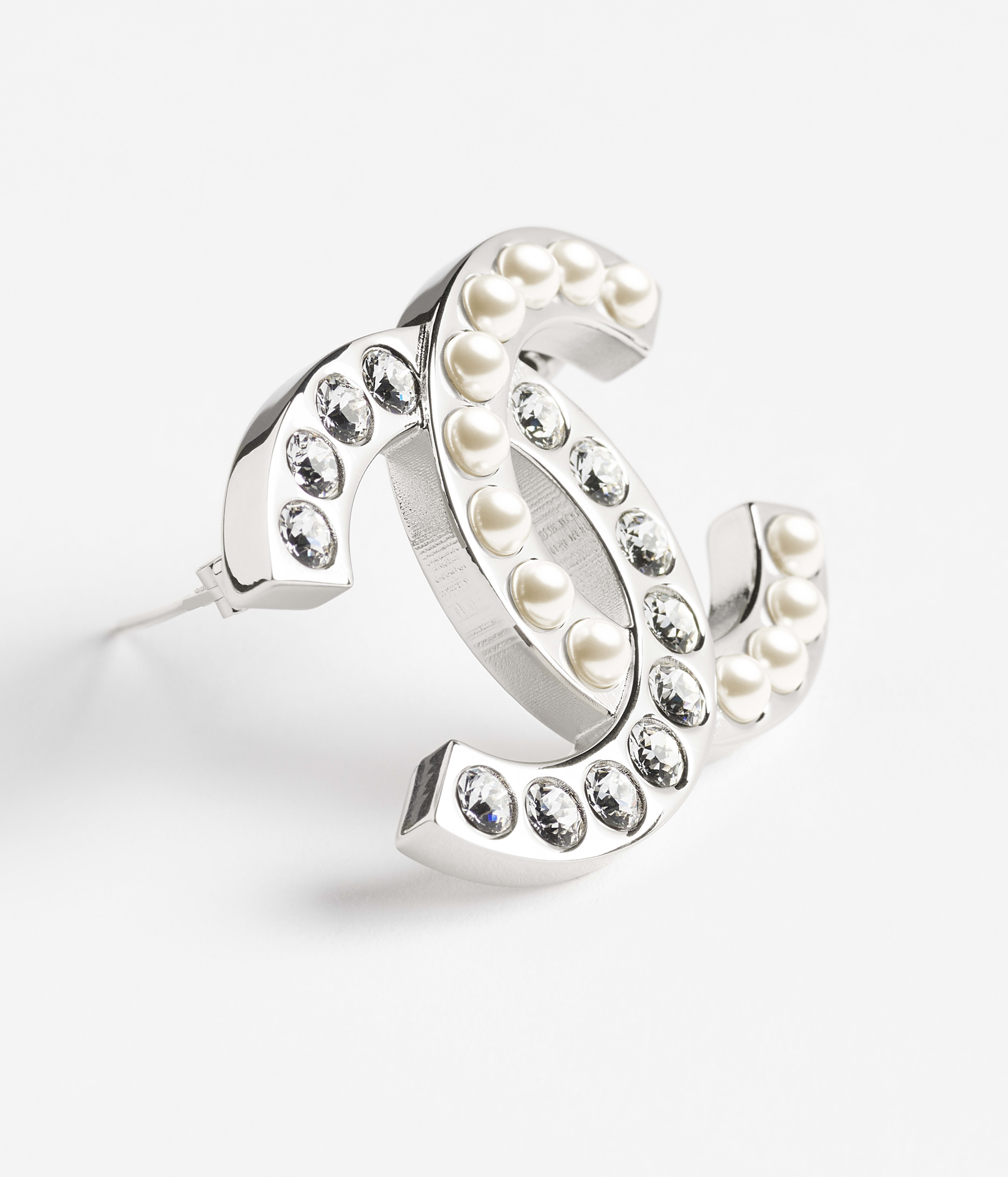 ニャンコCHANEL シャネル ブローチ パール アクセサリー 極美品 CHANEL