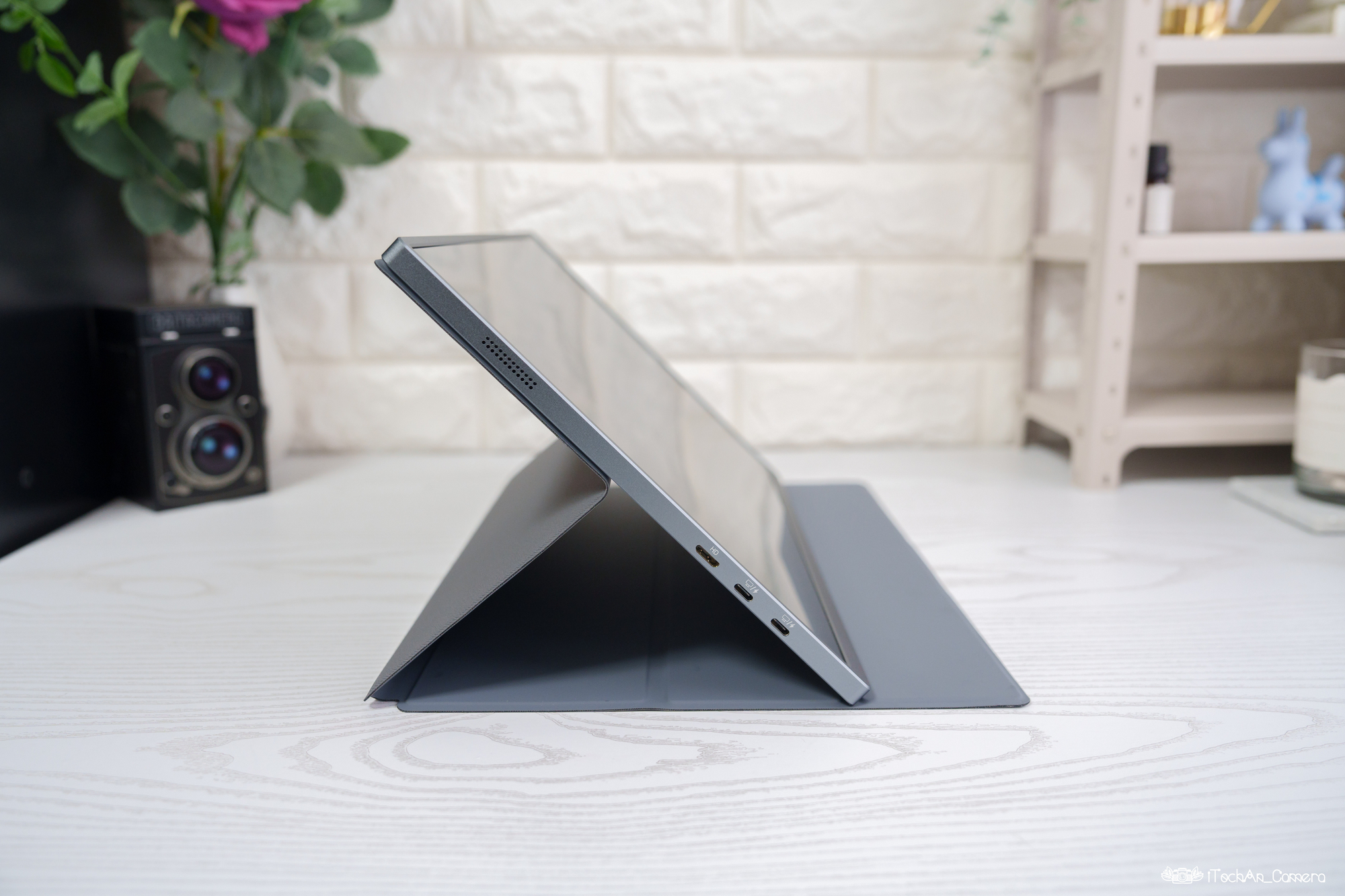 比率16:10で生産性が向上！ 4K+ 16インチの大画面、高画質なモバイル