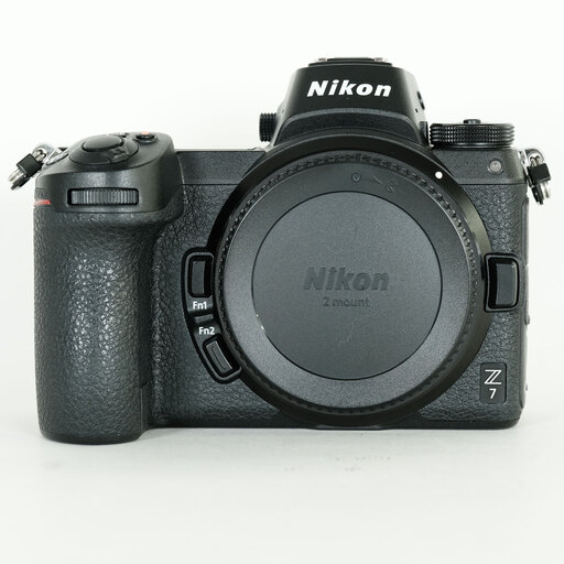 Nikon F100を徹底解説。作例からおすすめレンズまで | ONE SCENE（ワン