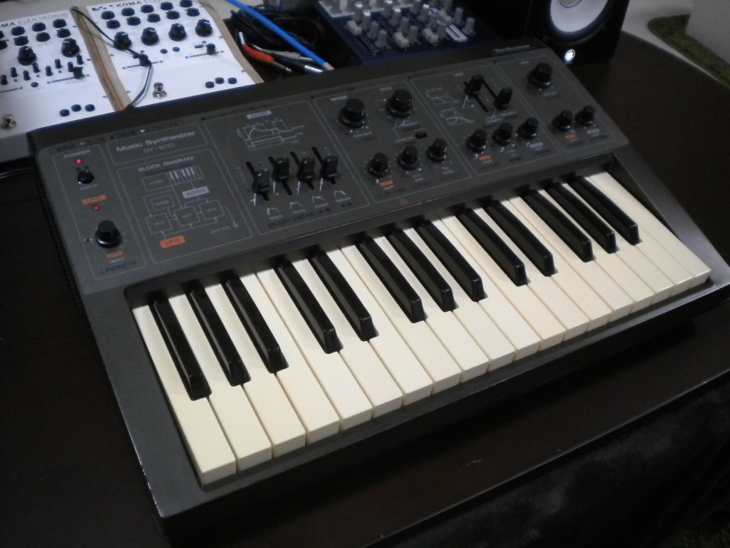 Technics アナログ シンセサイザー SY-1010 Technics SY-1010の仕様