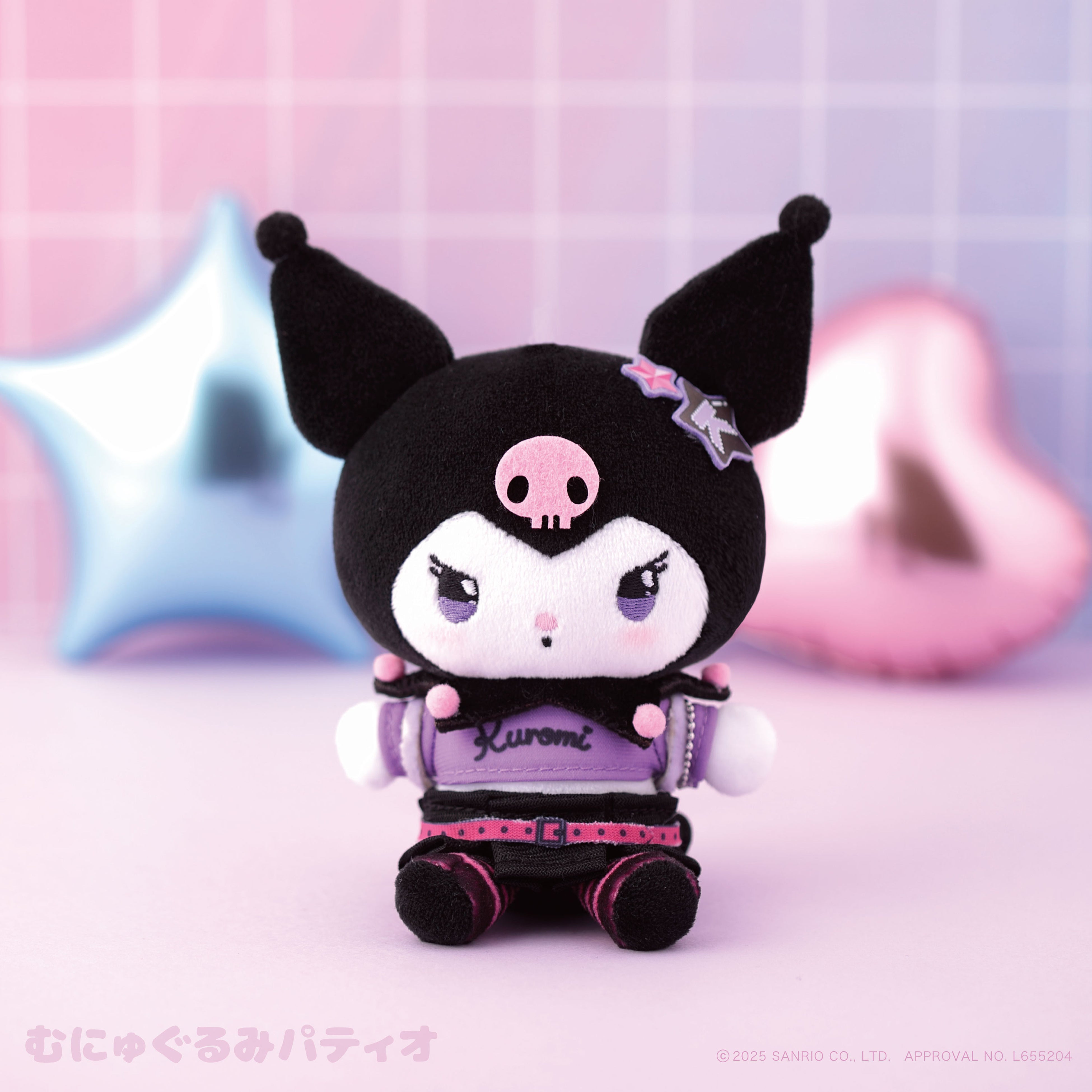 ピンク×黒基調のファッションがかっこかわいい♡サンリオ