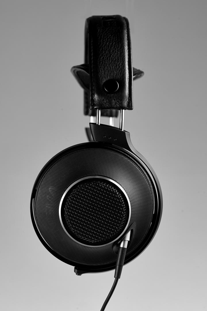 ENIGMAcoustics Dharma D1000 hybrid dynamic/electrostatic headphone