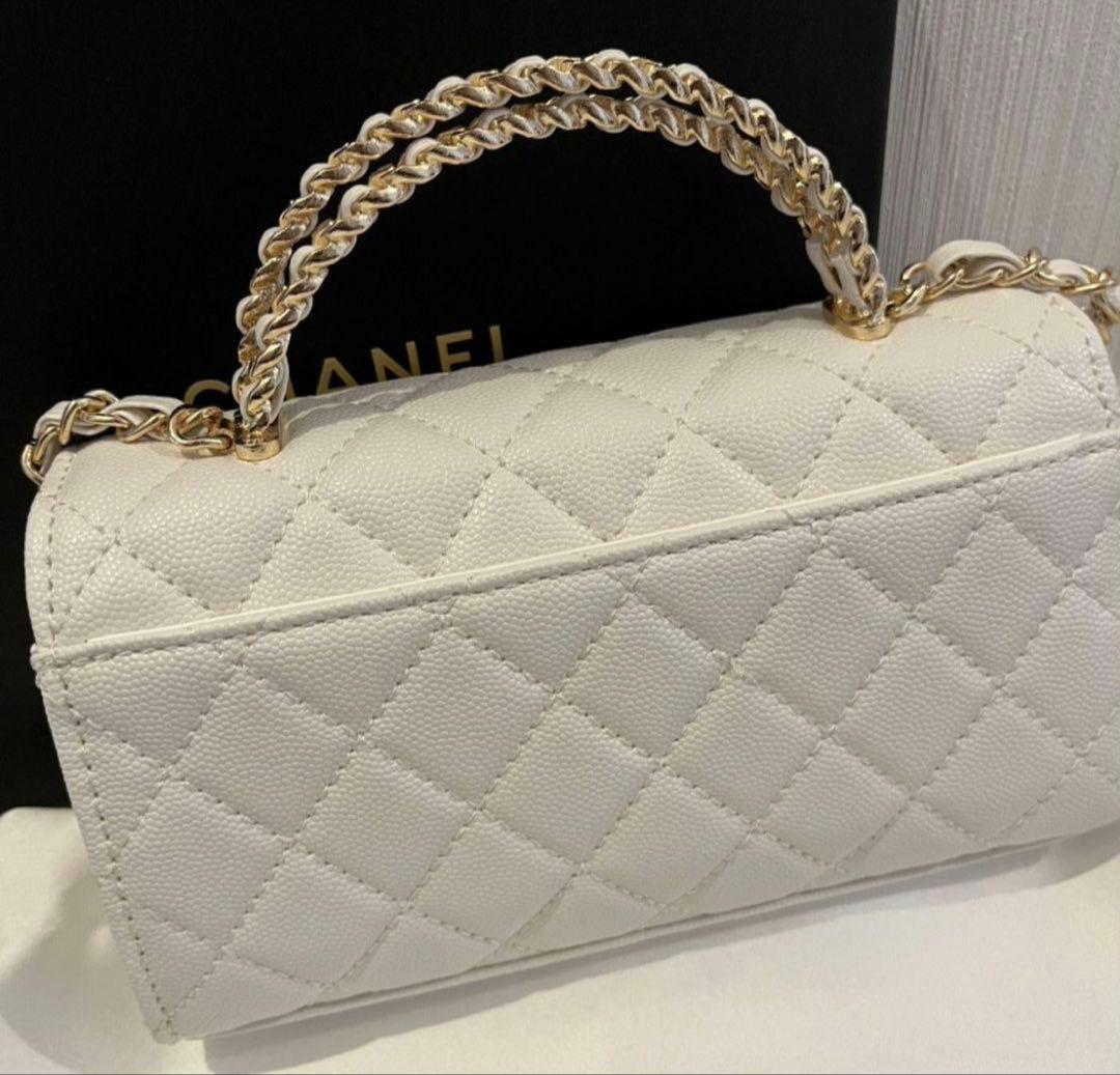 CHANEL ホワイト レザー ショルダーバッグ