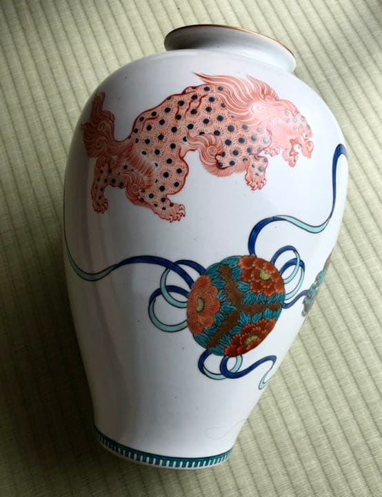 古九谷焼　原石　青赤獅子金彩牡丹丸紋　花瓶 古九谷焼 原石 青赤獅子金彩牡丹丸紋 花瓶