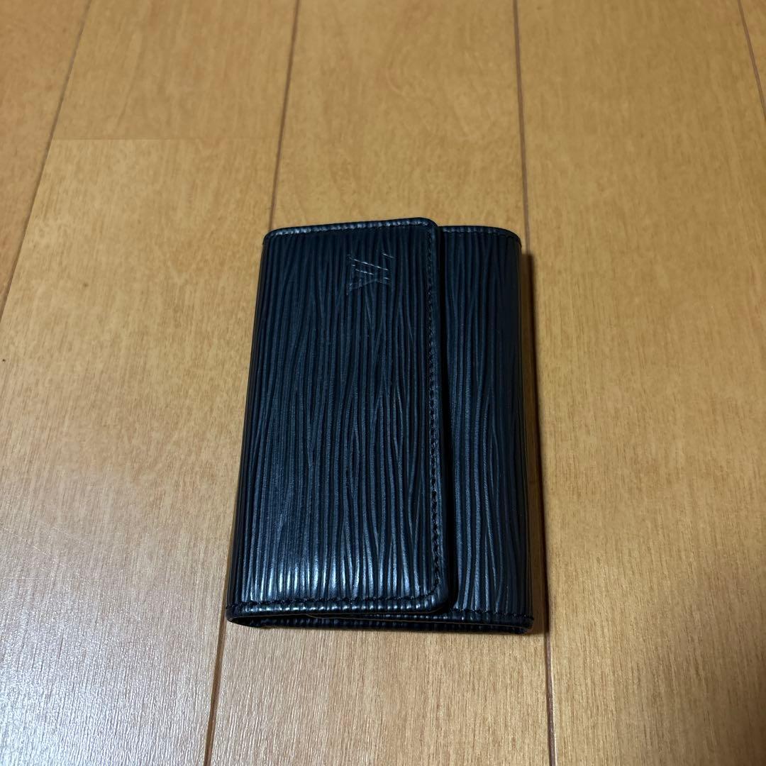 ルイヴィトン、折りたたみキーケース すぐ届く 国内発 ルイヴィトン キーケース ミュルティクレ 6 (Louis