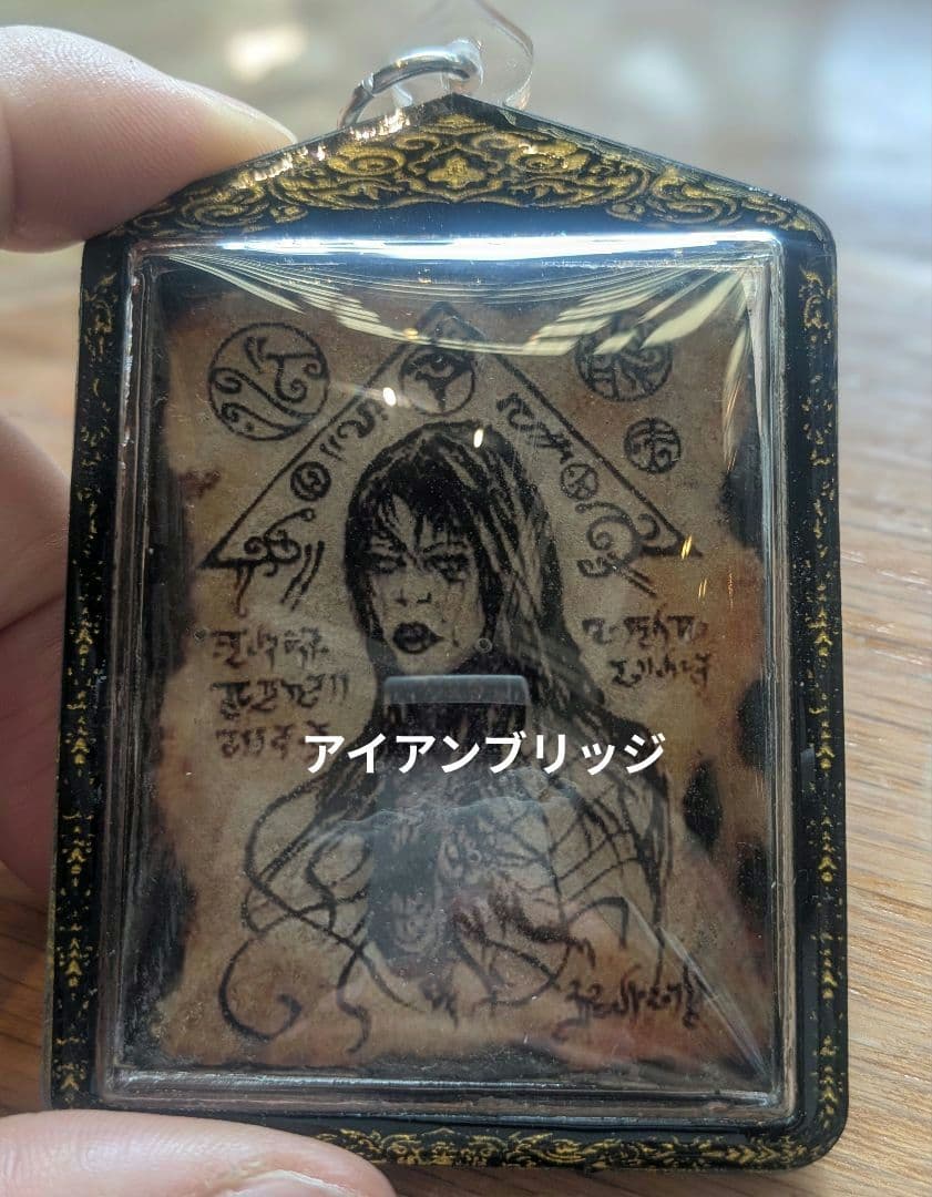 【マンダム】タイのお守りプラクルアン！恋愛運＆幸運アップ！？ 開運 お守り 魔除け タイのお守り プラクルアン タイ 曜日色 アジアン